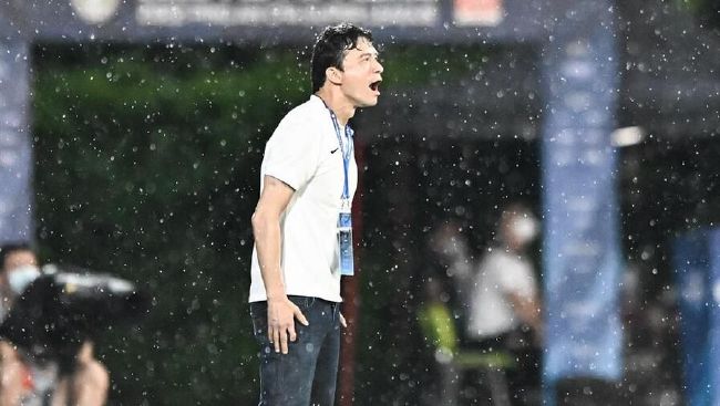 ”全程没有绳索，除了下方的帐篷外没有任何防护措施。